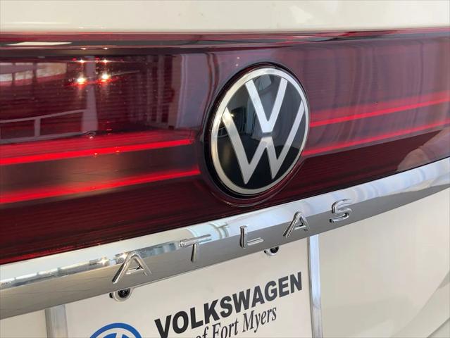 2026 Volkswagen Atlas SE with Technology