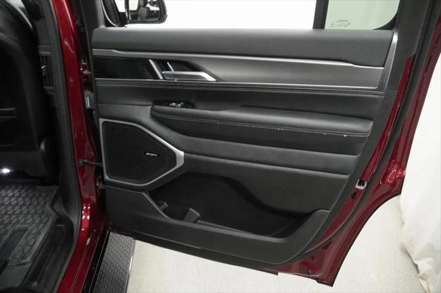 2024 Jeep Wagoneer Series II Carbide 4x4