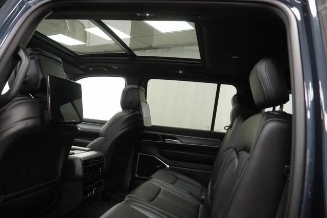 2024 Jeep Wagoneer Series II Carbide 4x4