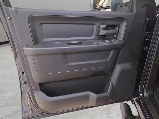 2026 Ram 2500 Black Express Crew Cab 4x4 6'4" Box