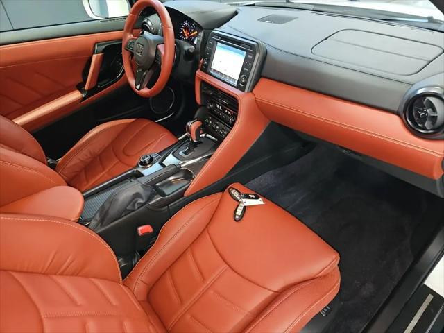 2024 Nissan GT-R Premium Dual-clutch 6-Speed Transmission