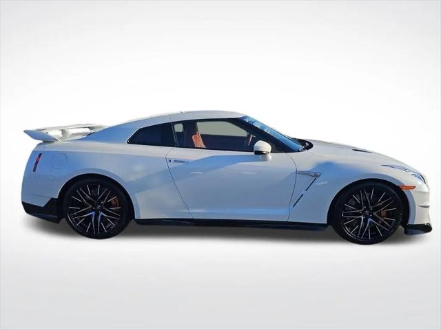 2024 Nissan GT-R Premium Dual-clutch 6-Speed Transmission