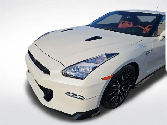 2024 Nissan GT-R Premium Dual-clutch 6-Speed Transmission