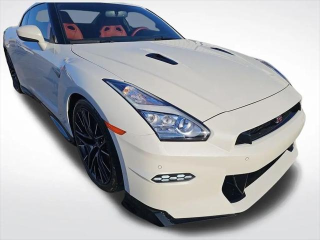 2024 Nissan GT-R Premium Dual-clutch 6-Speed Transmission