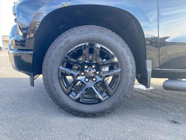2026 Chevrolet Silverado 1500 4WD Crew Cab Short Bed Custom