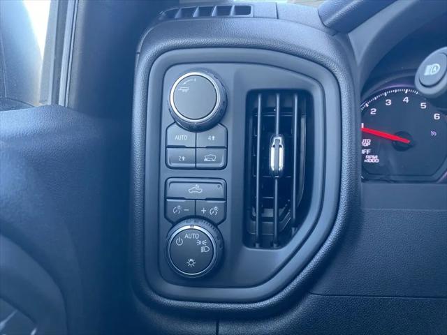 2026 Chevrolet Silverado 1500 4WD Crew Cab Short Bed Custom