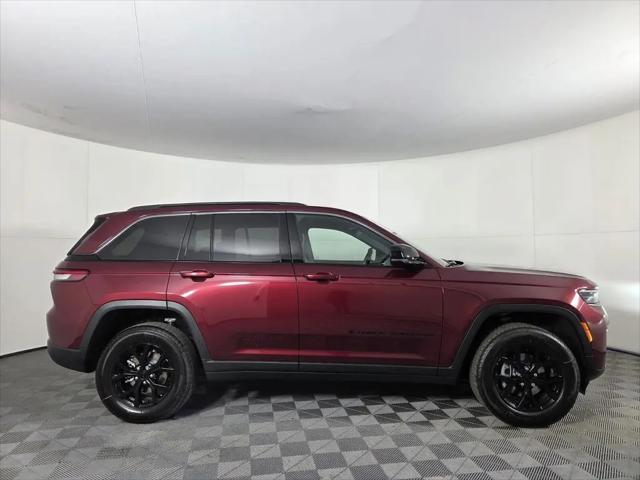 2026 Jeep Grand Cherokee Altitude 4x2