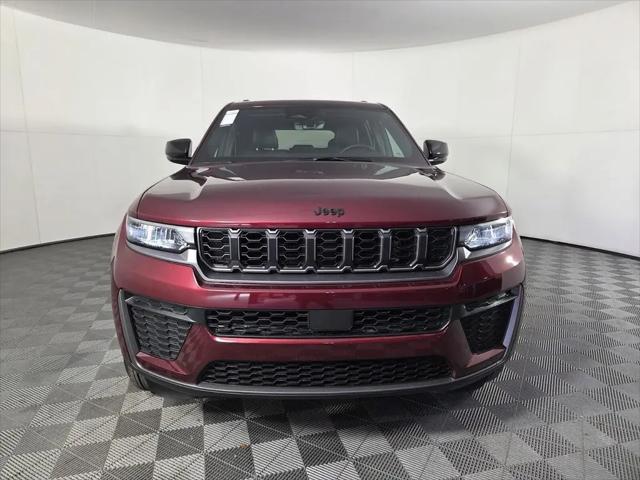 2026 Jeep Grand Cherokee Altitude 4x2