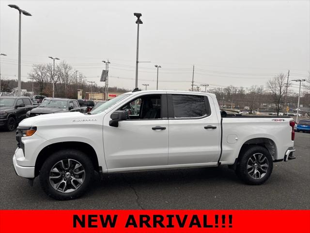2023 Chevrolet Silverado 1500 4WD Crew Cab Short Bed Custom