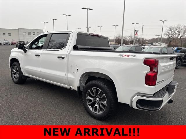 2023 Chevrolet Silverado 1500 4WD Crew Cab Short Bed Custom