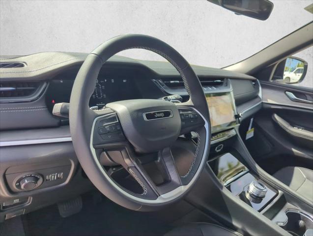 2026 Jeep Grand Cherokee Altitude 4x2