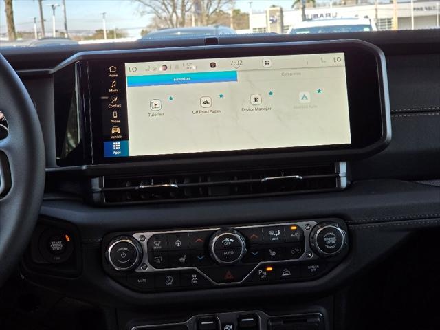 2026 Jeep Gladiator GLADIATOR SAHARA 4X4