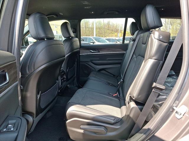 2026 Jeep Grand Cherokee Altitude 4x4