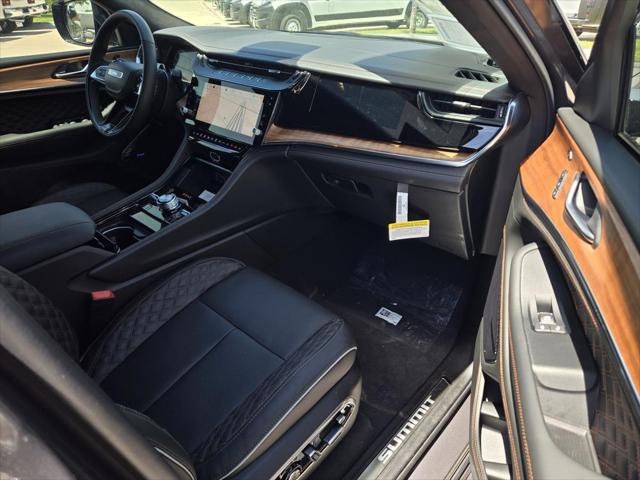 2026 Jeep Grand Cherokee Summit 4x4