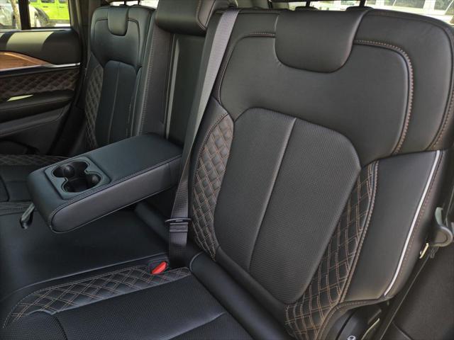 2026 Jeep Grand Cherokee Summit 4x4