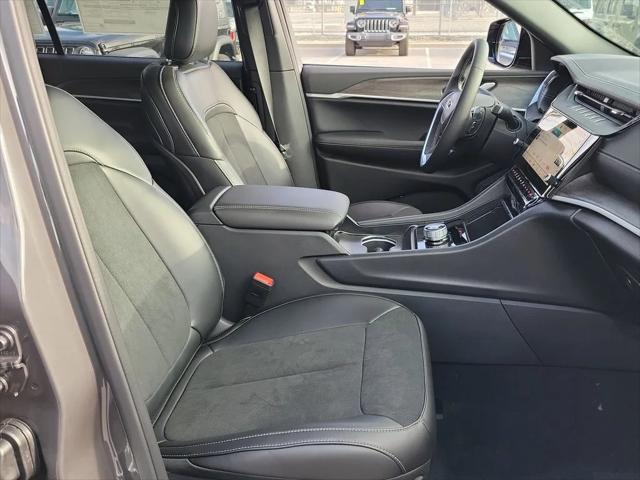 2026 Jeep Grand Cherokee Altitude 4x2