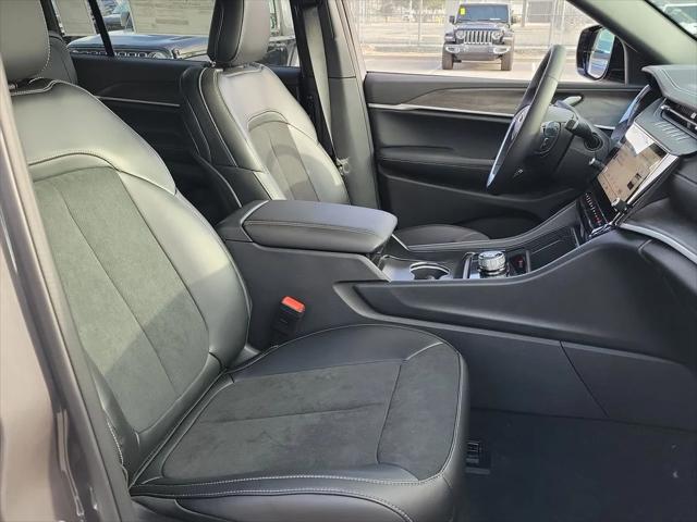 2026 Jeep Grand Cherokee Altitude 4x2