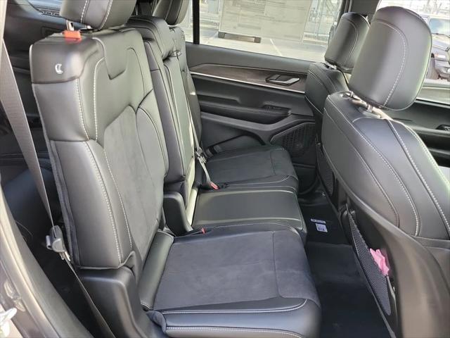2026 Jeep Grand Cherokee Altitude 4x2