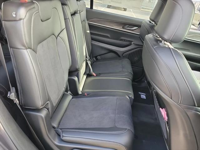 2026 Jeep Grand Cherokee Altitude 4x2