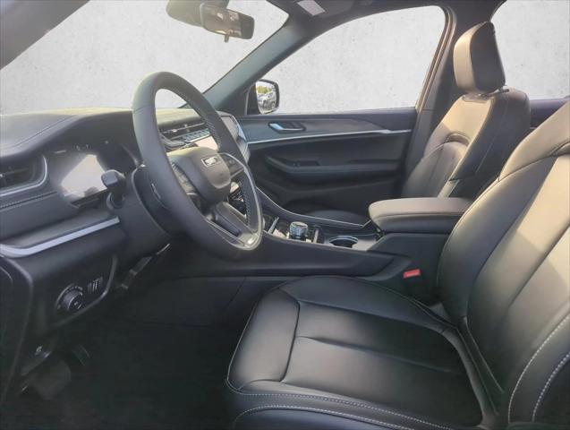 2025 Jeep Grand Cherokee Limited 4x2