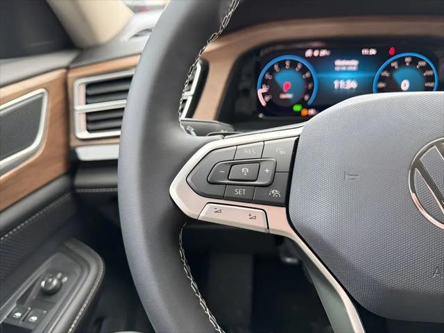 2026 Volkswagen Atlas SE with Technology