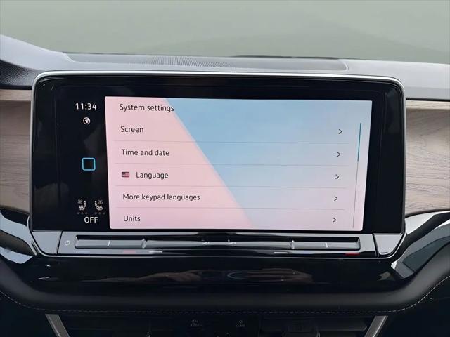 2026 Volkswagen Atlas SE with Technology