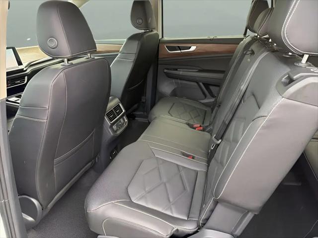 2026 Volkswagen Atlas SE with Technology