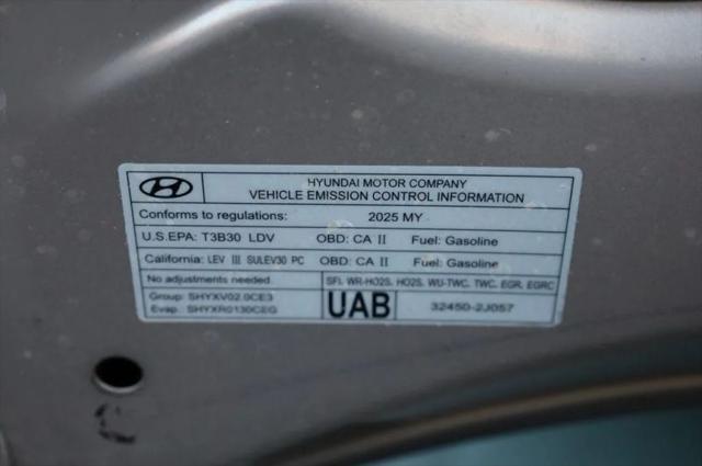 2025 Hyundai Elantra SE