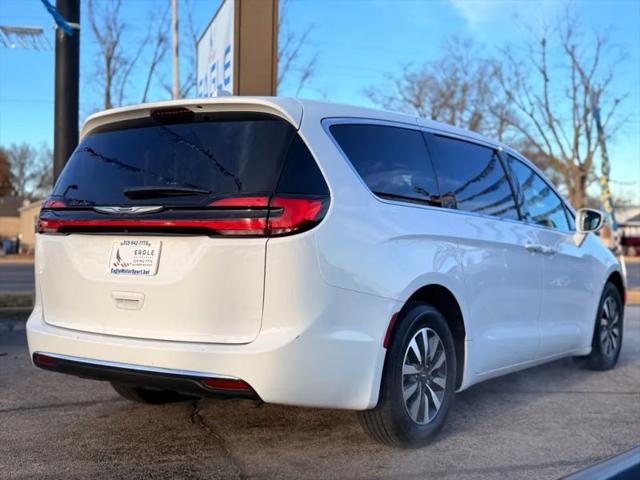 2022 Chrysler Pacifica Hybrid Touring L