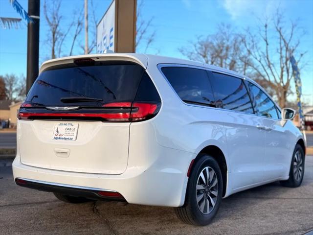 2022 Chrysler Pacifica Hybrid Touring L