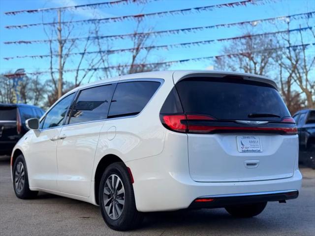 2022 Chrysler Pacifica Hybrid Touring L