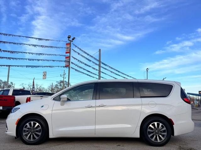 2022 Chrysler Pacifica Hybrid Touring L