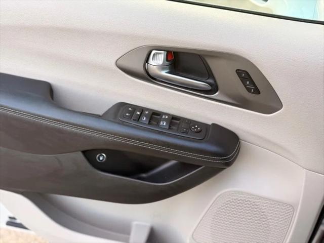 2022 Chrysler Pacifica Hybrid Touring L