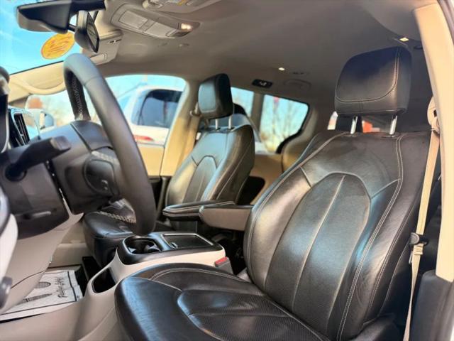 2022 Chrysler Pacifica Hybrid Touring L