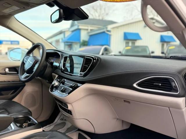 2022 Chrysler Pacifica Hybrid Touring L
