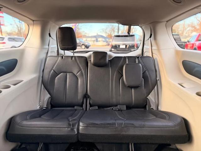 2022 Chrysler Pacifica Hybrid Touring L