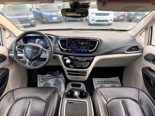2022 Chrysler Pacifica Hybrid Touring L