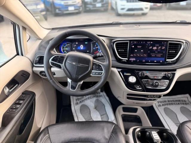 2022 Chrysler Pacifica Hybrid Touring L