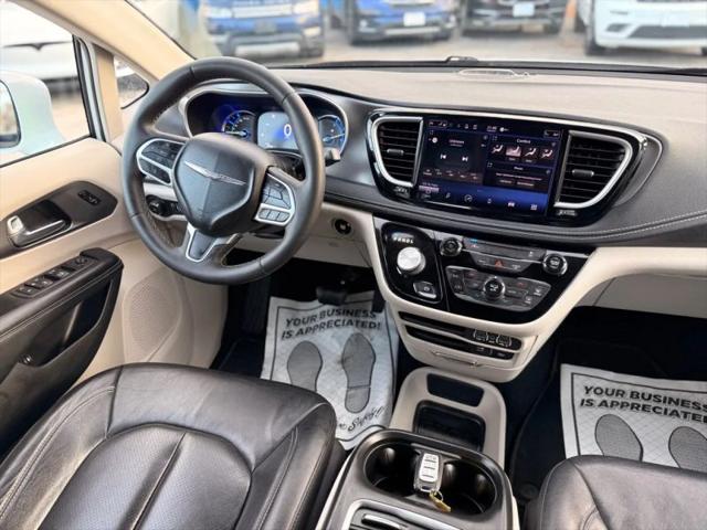 2022 Chrysler Pacifica Hybrid Touring L
