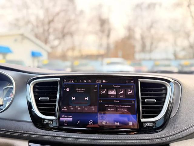 2022 Chrysler Pacifica Hybrid Touring L