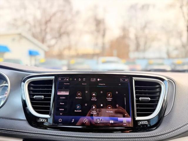 2022 Chrysler Pacifica Hybrid Touring L
