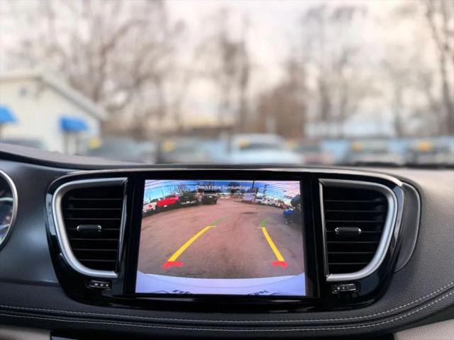 2022 Chrysler Pacifica Hybrid Touring L