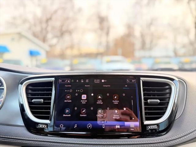 2022 Chrysler Pacifica Hybrid Touring L