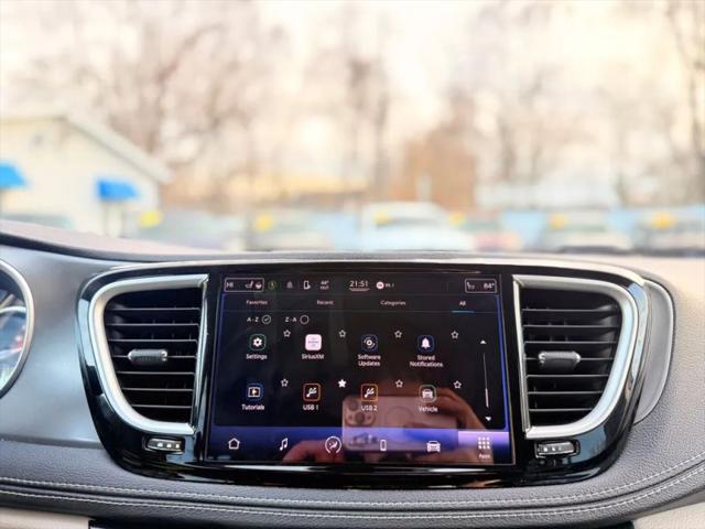 2022 Chrysler Pacifica Hybrid Touring L