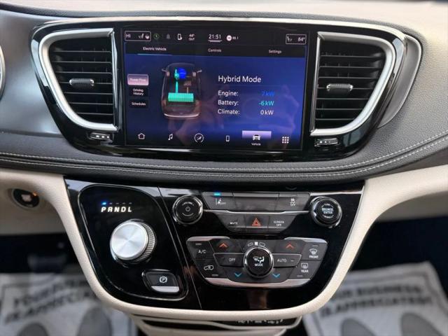 2022 Chrysler Pacifica Hybrid Touring L