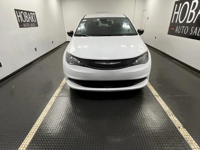2024 Chrysler Voyager LX