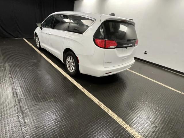 2024 Chrysler Voyager LX