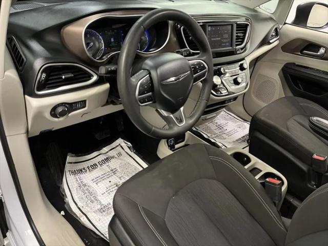 2024 Chrysler Voyager LX
