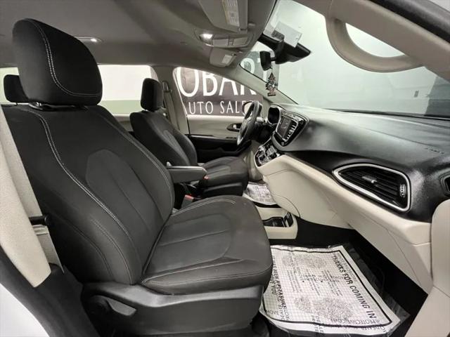 2024 Chrysler Voyager LX