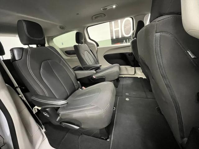 2024 Chrysler Voyager LX
